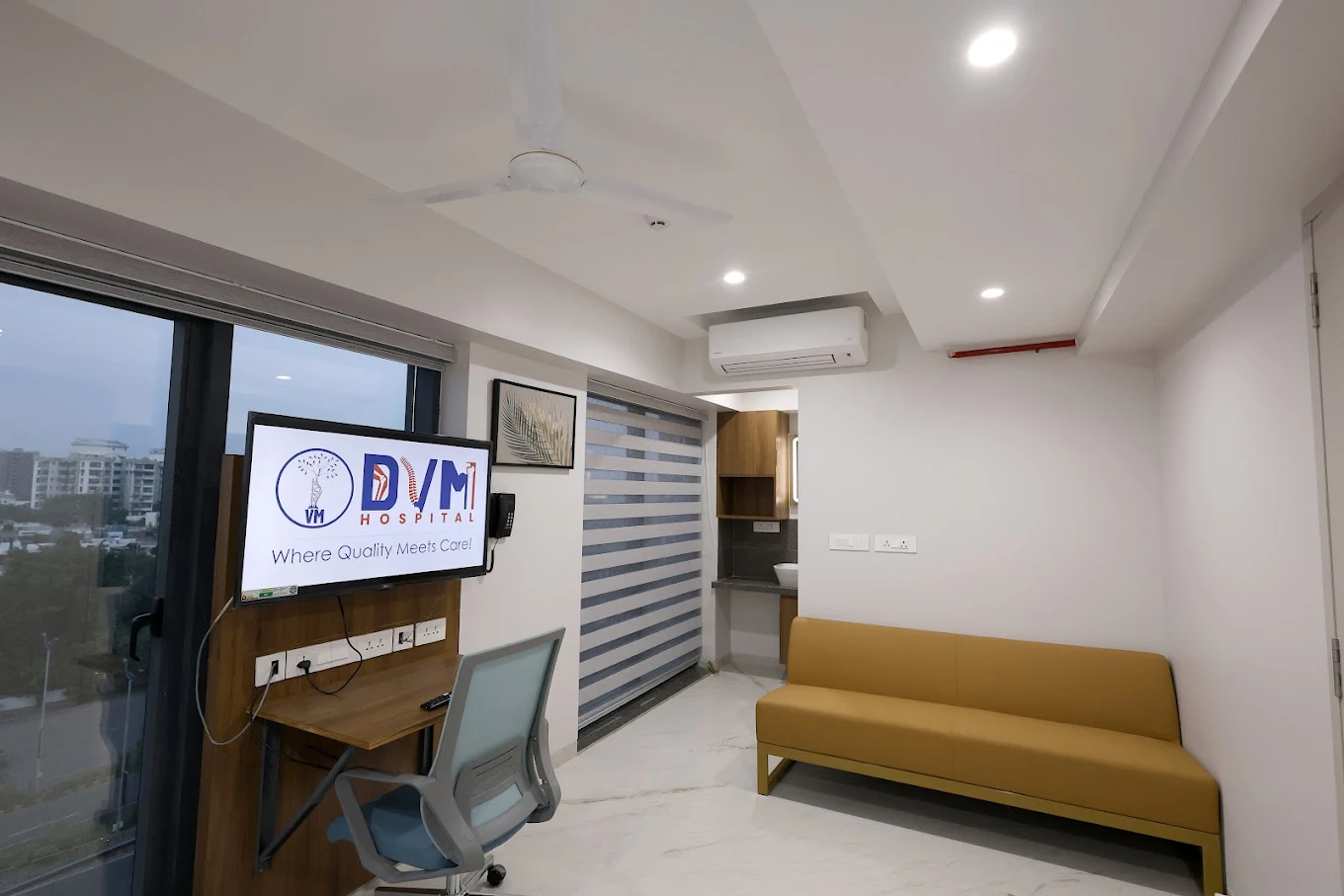 Dr. Vijal Modi | Orthopaedic Surgeon | DVM Hospital | Fracture | Joint Replacement | Arthroscopy | Spine